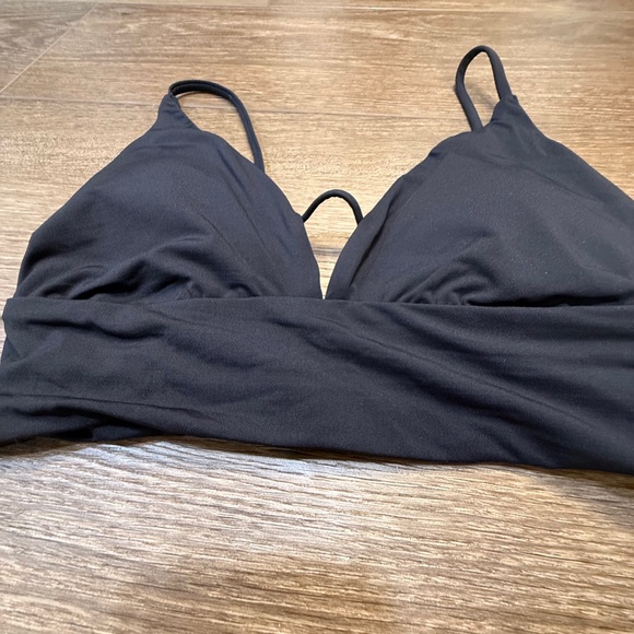 Billabong Women's Sol Searcher V-Neck Black Swim Top, NWT, Size Small - Picture 3 of 11